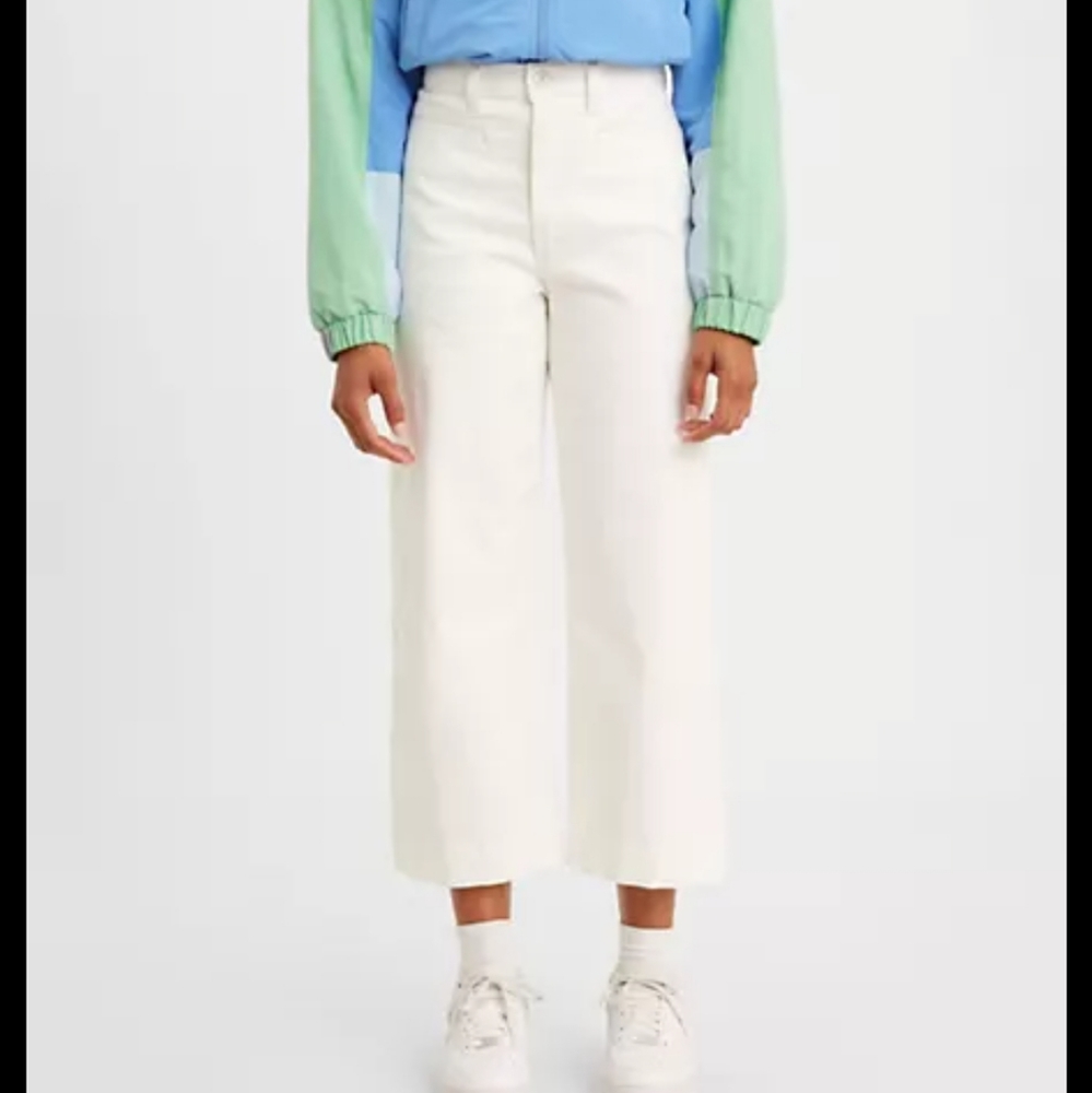 Levis Ribcage wide leg cropped white size 27x28